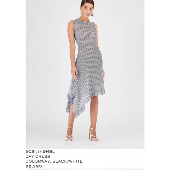 Elegant Gray Sleeveless Dress - Picture 3 of 15